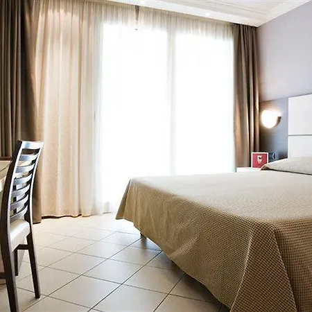 Cdh Hotel 4*